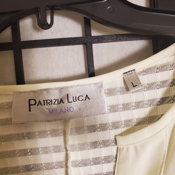 Blouse - Picture 2 of 4